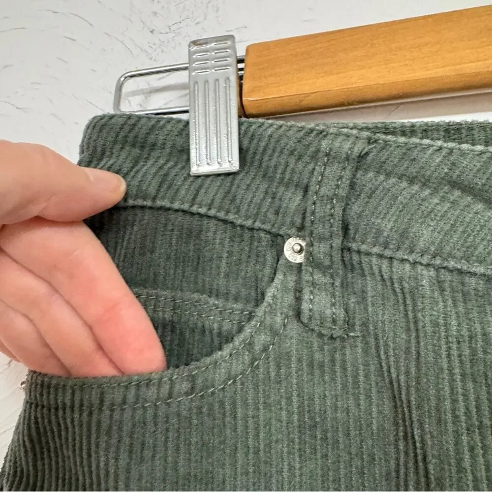 BDG Urban Outfitters Green Corduroy Mom High Rise Pants Womens 25 Fall Preppy